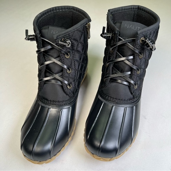 Sperry Shoes - Nautica Women's Saltwater Boots brand new size 8, gorgeous saltwater boots